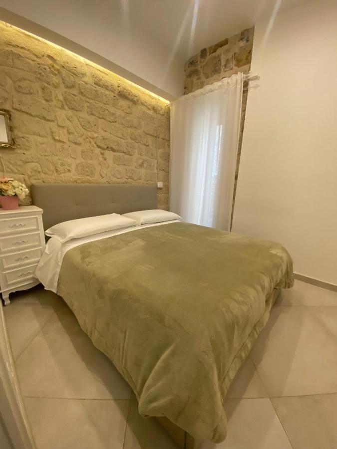 Dimora Del Carmine Hotel บารี ภายนอก รูปภาพ