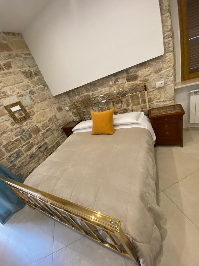 Dimora Del Carmine Hotel บารี ภายนอก รูปภาพ