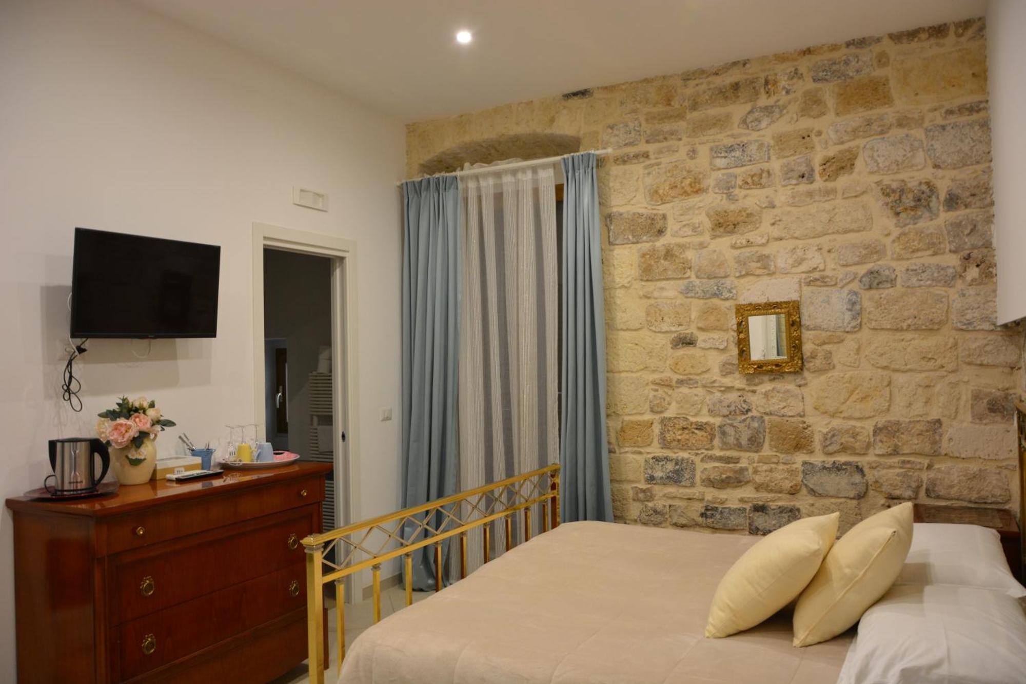 Dimora Del Carmine Hotel บารี ภายนอก รูปภาพ