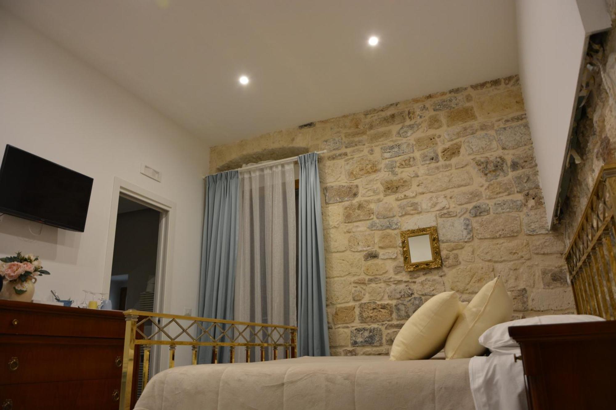 Dimora Del Carmine Hotel บารี ภายนอก รูปภาพ