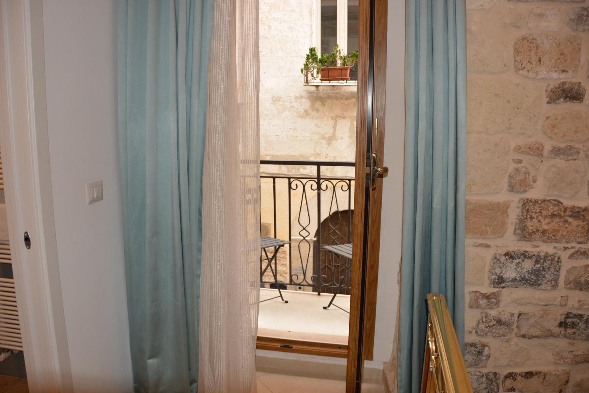 Dimora Del Carmine Hotel บารี ภายนอก รูปภาพ