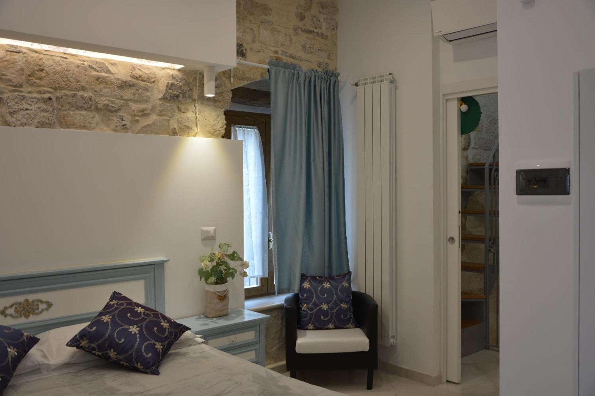 Dimora Del Carmine Hotel บารี ภายนอก รูปภาพ